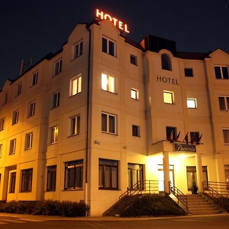 Hotel Theresia Kolín Exterior foto