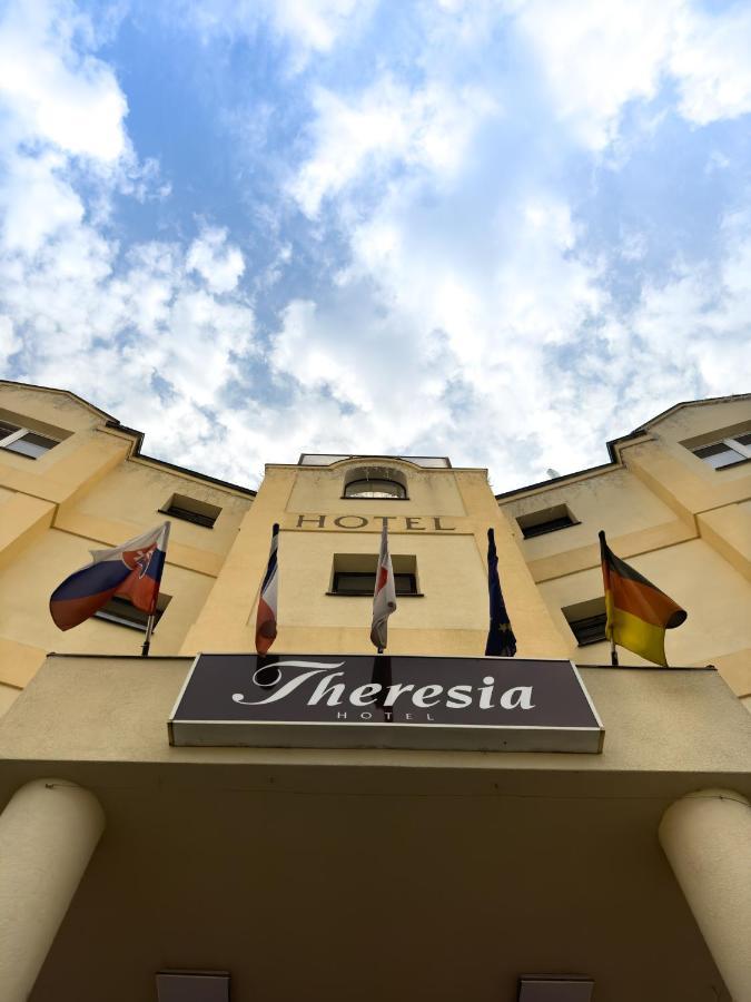 Hotel Theresia Kolín Exterior foto